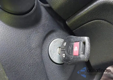 2015 Nissan Versa Note S (Sr)/S Plus/Sl/Sr/Sv z USA, uszkodzony, nr VIN 3N1CE2CP5FL380714